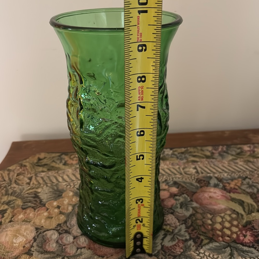 Crinkled Green Glass Vase Vintage - Picture 10 of 12